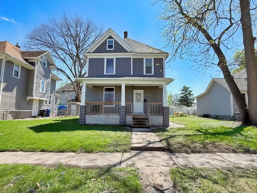 503 W 17th Street, Davenport, IA 52803 - #2