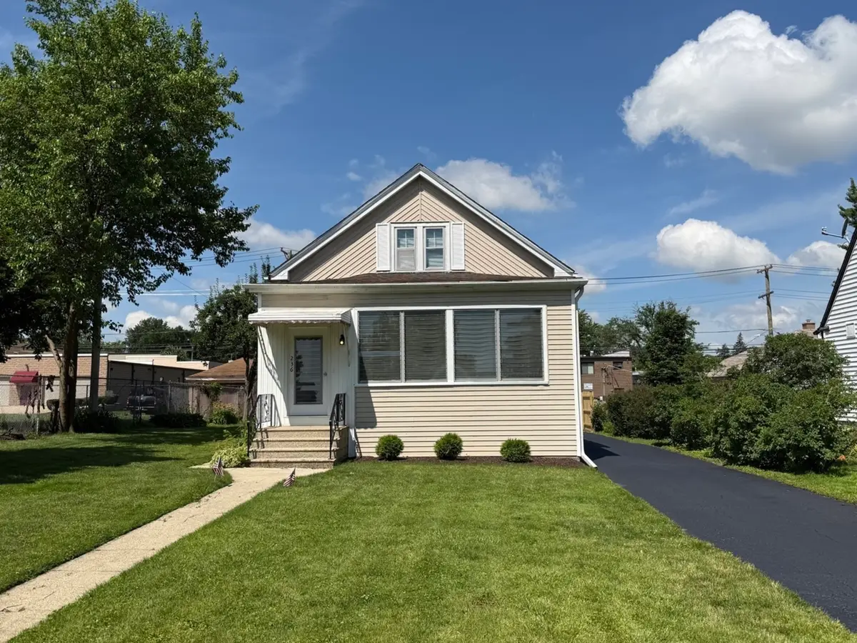 236 N Linden Avenue, Westmont, IL 60559 - #1