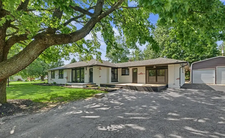 302 W Main Street, Mahomet, IL 61853 - #2