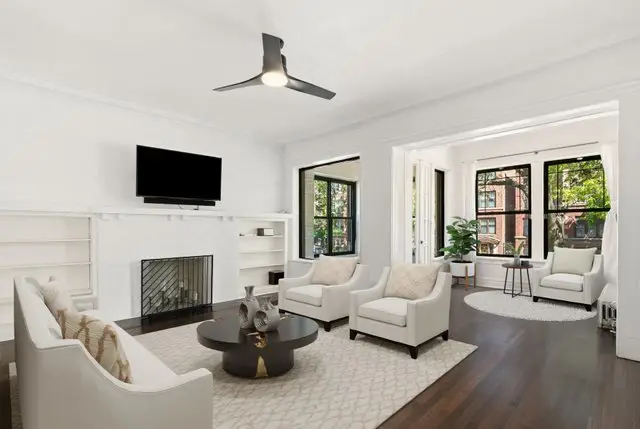 1221 E Hyde Park Boulevard #1, Chicago, IL 60615 - #2