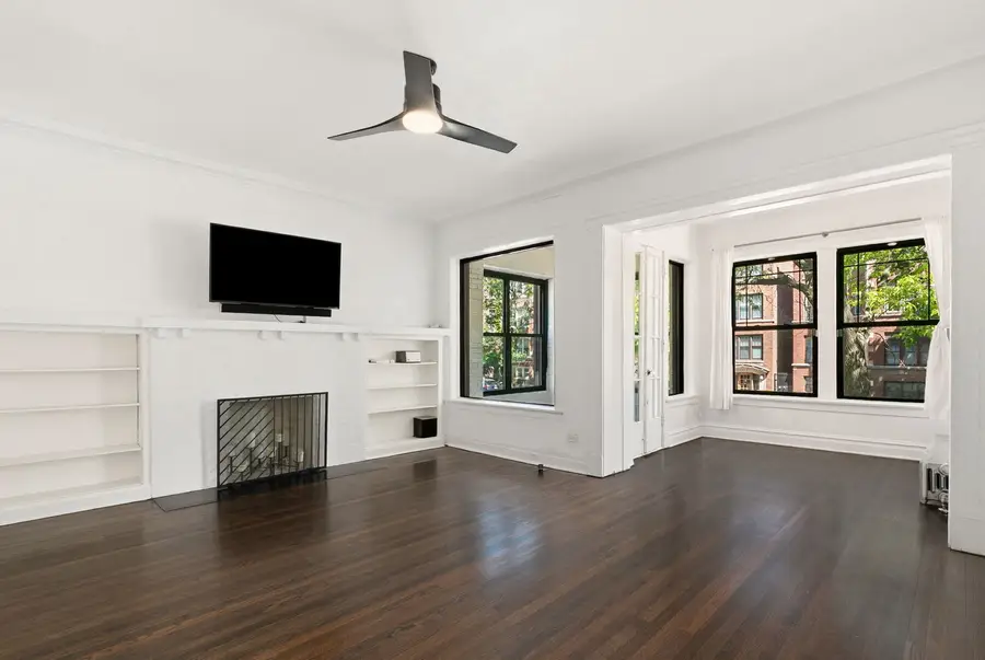 1221 E Hyde Park Boulevard #1, Chicago, IL 60615 - #3