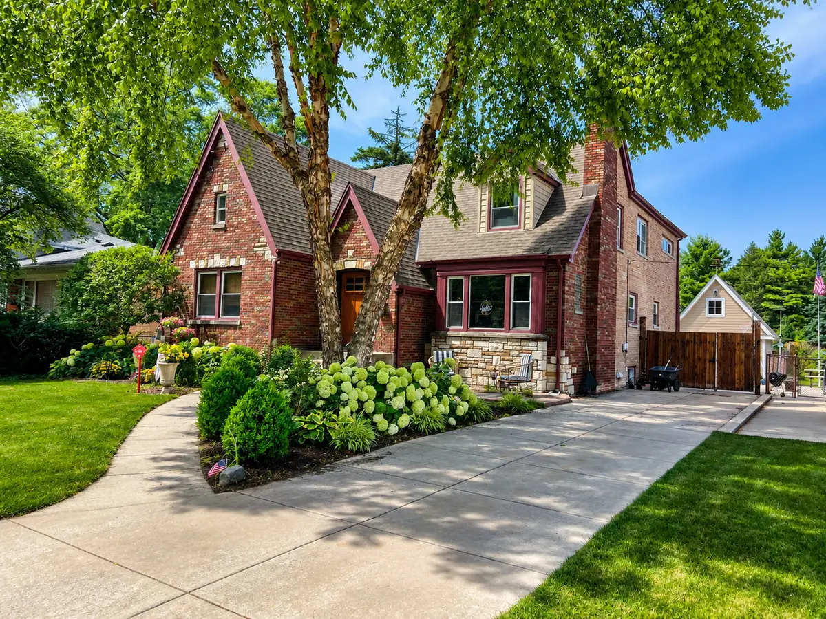 3218 W 97th Street, Evergreen Park, IL 60805 - #1