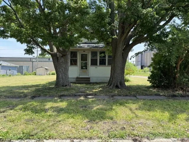 924 21st Street, East Moline, IL 61244 - #2