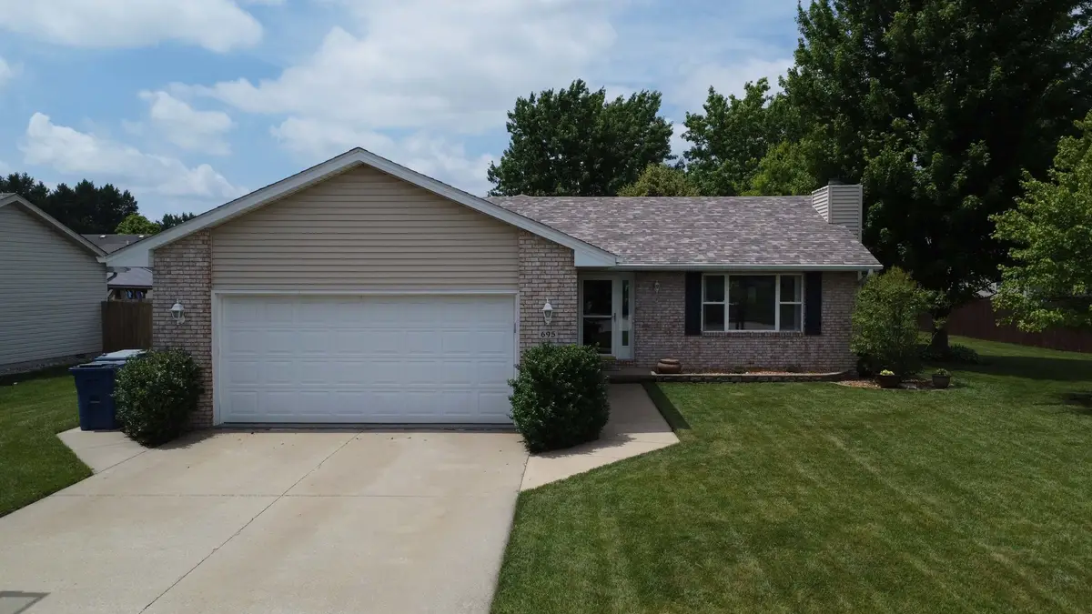 695 Cherokee Drive, Bourbonnais, IL 60914 - #1