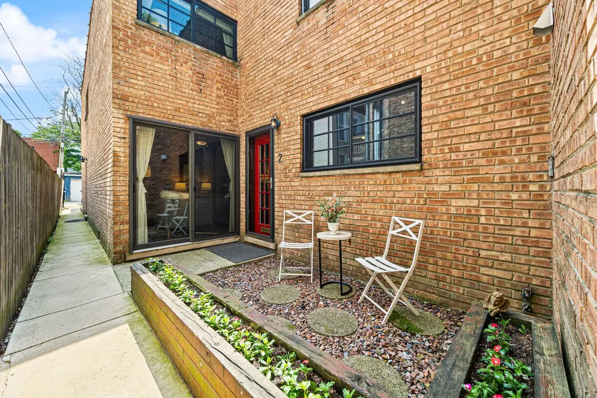 2735 N Mildred Avenue #2, Chicago, IL 60614 - #1