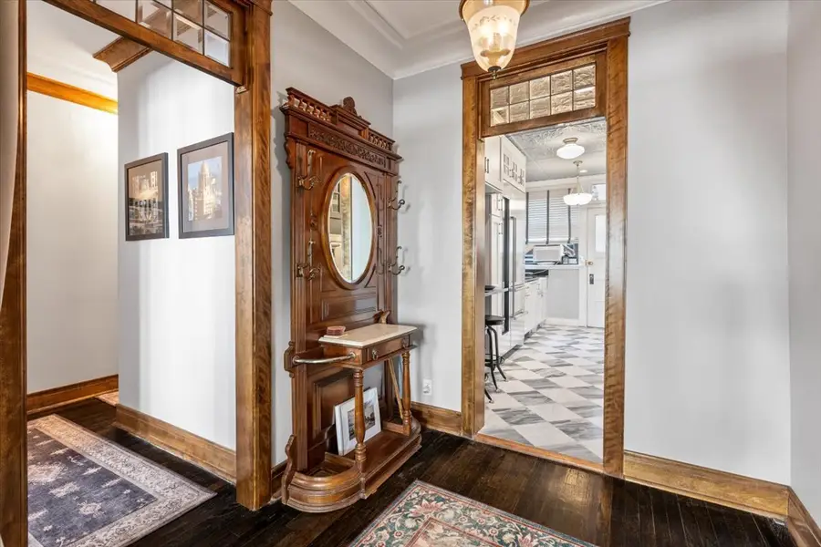 609 W Addison Street #2, Chicago, IL 60613 - #2