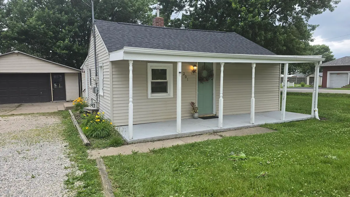 201 4th Street, Colona, IL 61241 - #1