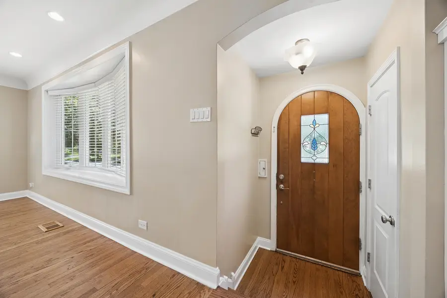 564 Selborne Road, Riverside, IL 60546 - #2