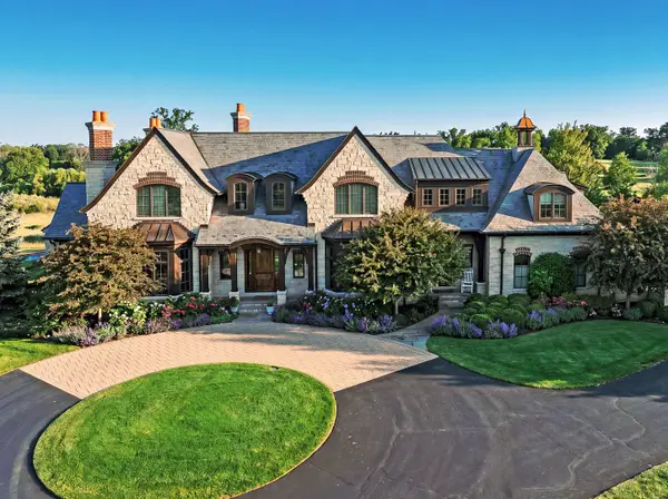1330 W Whitmore Court, Lake Forest, IL 60045