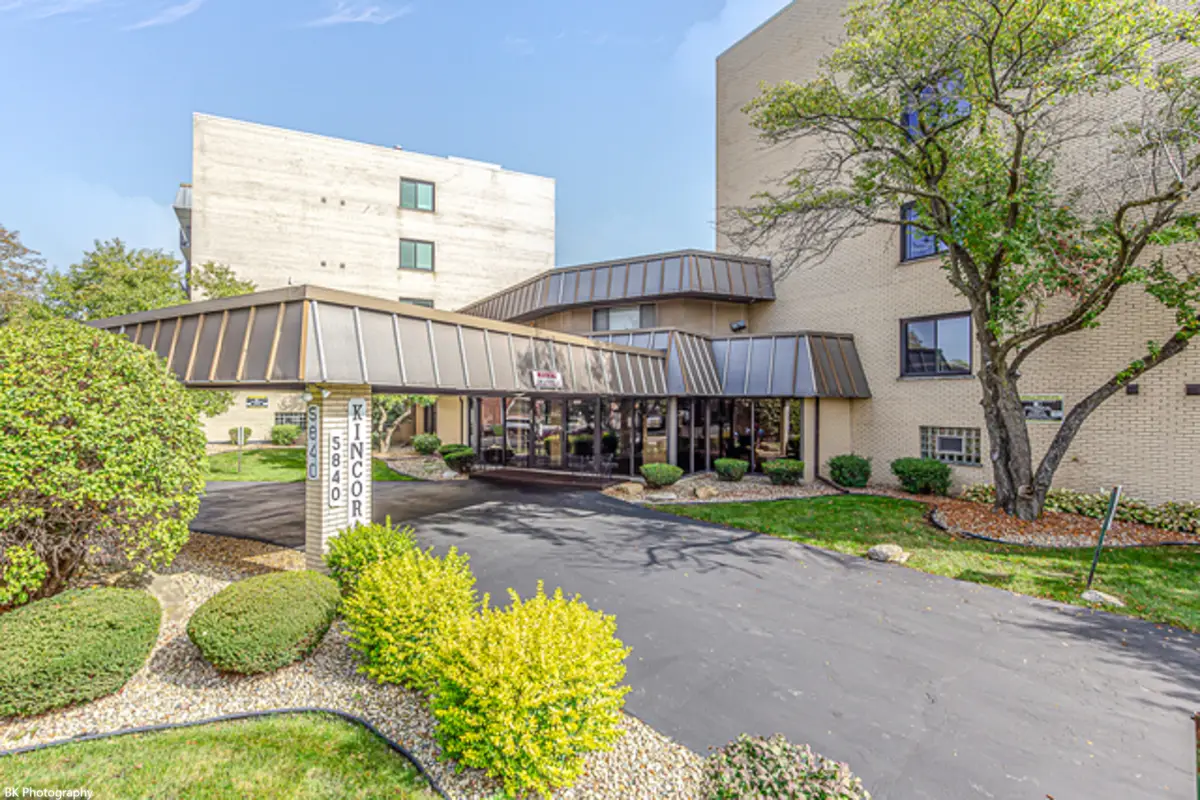 5840 W 104th Street #214, Oak Lawn, IL 60453 - #1