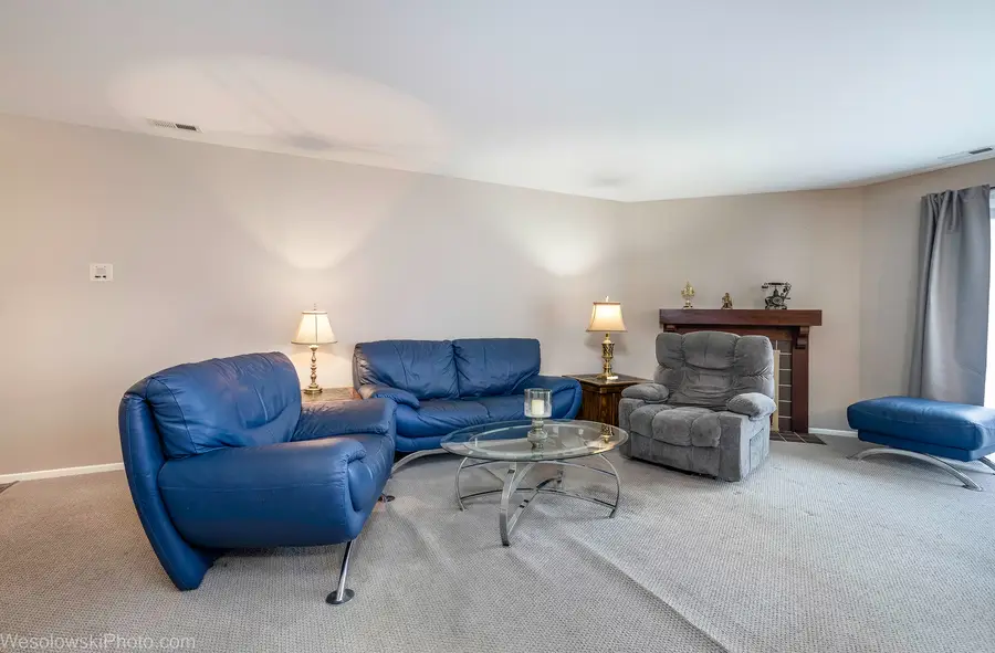 2950 Northampton Drive #B2, Rolling Meadows, IL 60008 - #3
