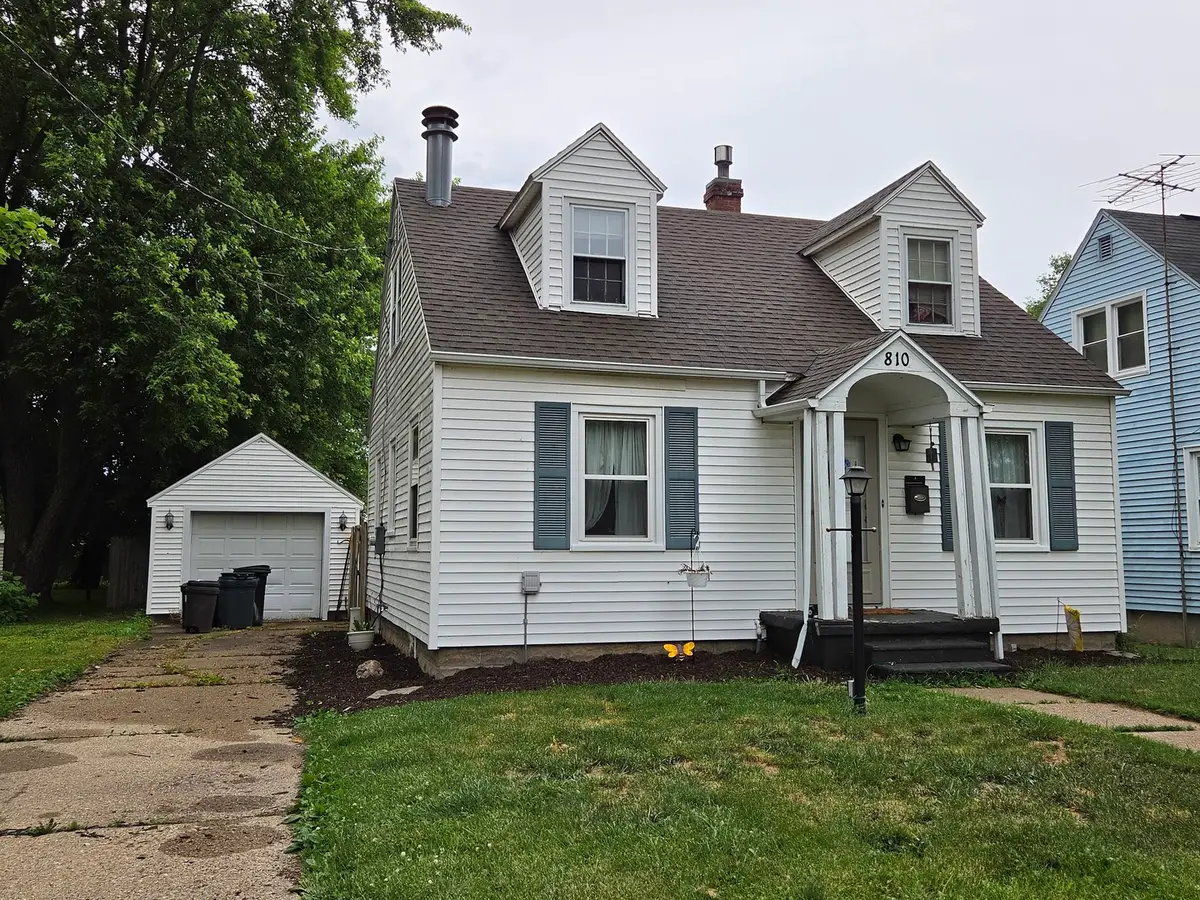 810 E 15th Street, Sterling, IL 61081 - #1