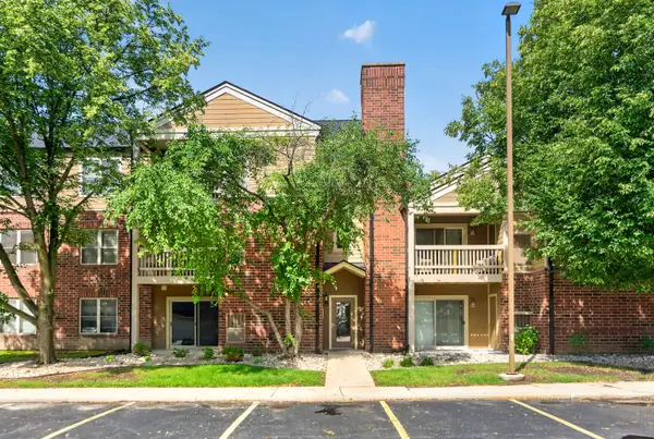104 Glengarry Drive #106, Bloomingdale, IL 60108
