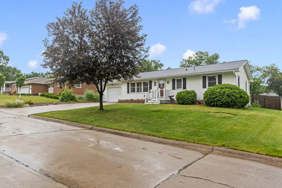 1209 Glenwood Lane, Muscatine, IA 52761 - #2