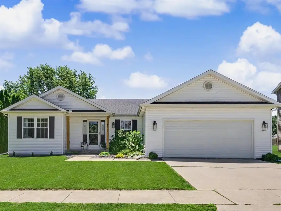 2207 E Michigan Avenue, Urbana, IL 61802 - #2