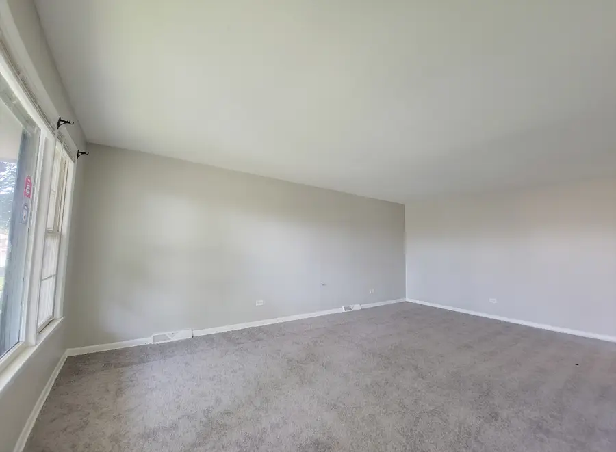 383 Calhoun Avenue, Calumet City, IL 60409 - #3