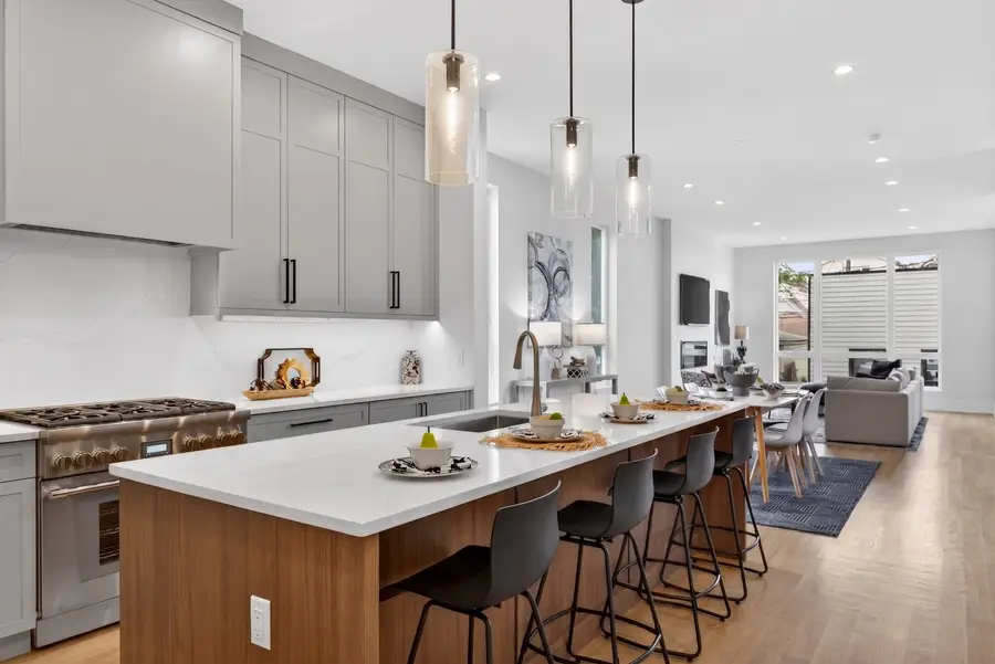 1728 N Sawyer Avenue #B, Chicago, IL 60647 - #3