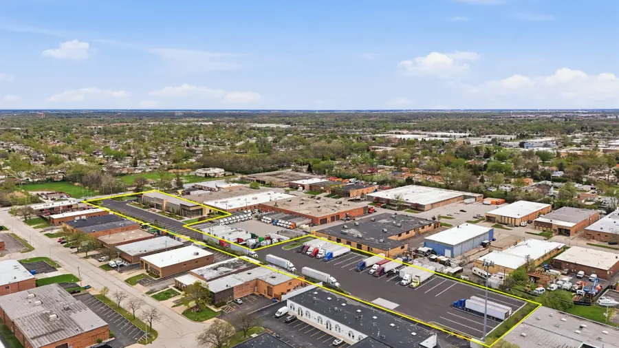 575 W Fullerton Avenue, Addison, IL 60101 - #2