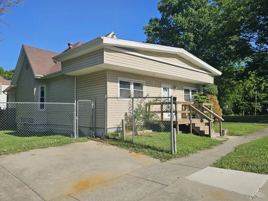 401 S 20th Street, Mount Vernon, IL 62864 - #2