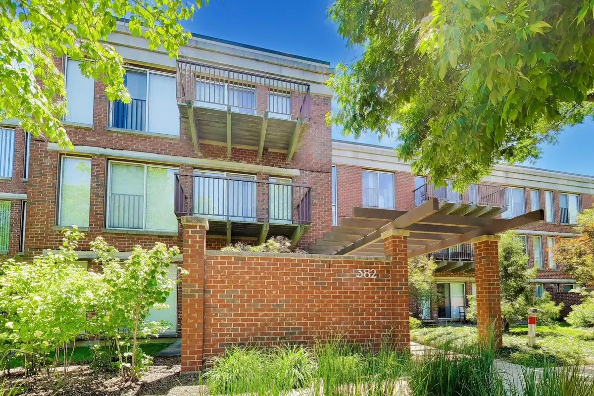 382 Kelburn Road #221, Deerfield, IL 60015 - #1