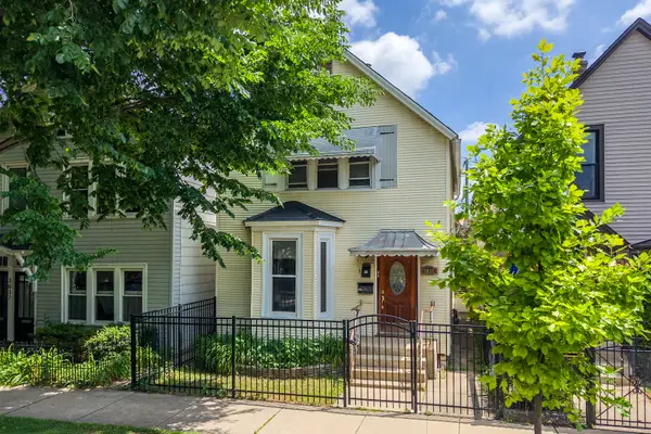 3035 N Spaulding Avenue, Chicago, IL 60618