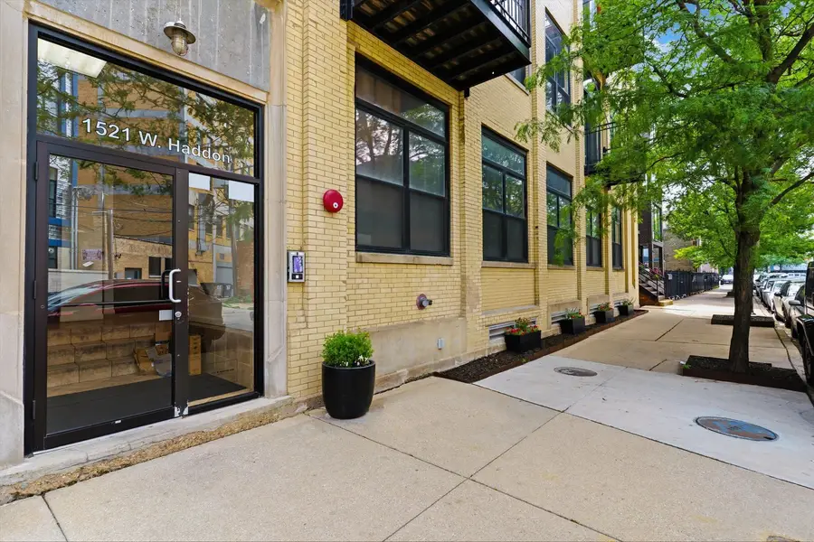 1521 W Haddon Avenue #3D, Chicago, IL 60642 - #2