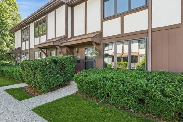 1803 Henley Street #A, Glenview, IL 60025
