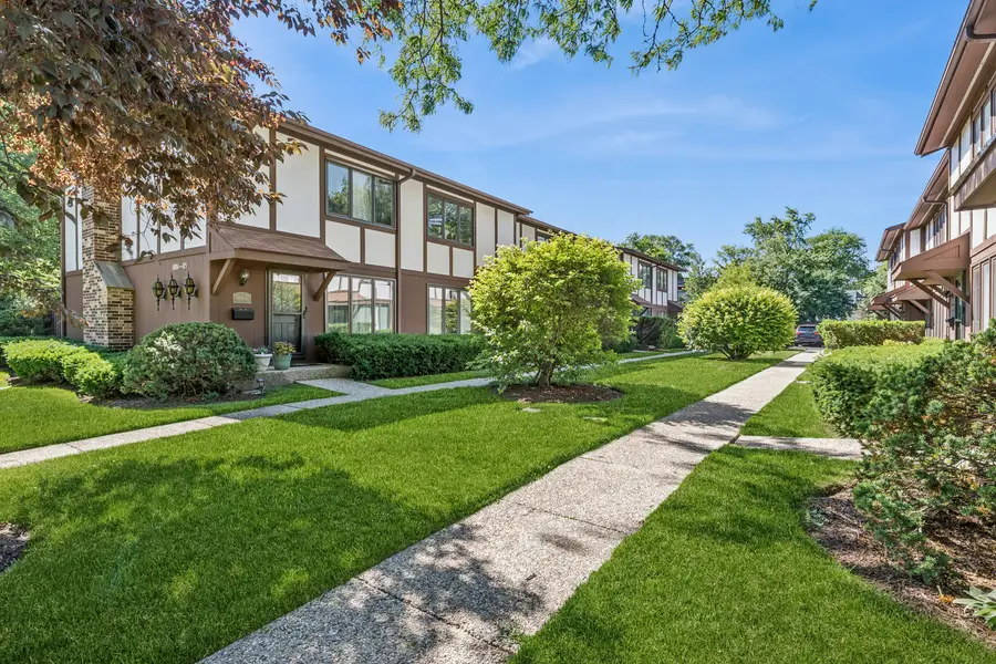 1803 Henley Street #A, Glenview, IL 60025 - #2