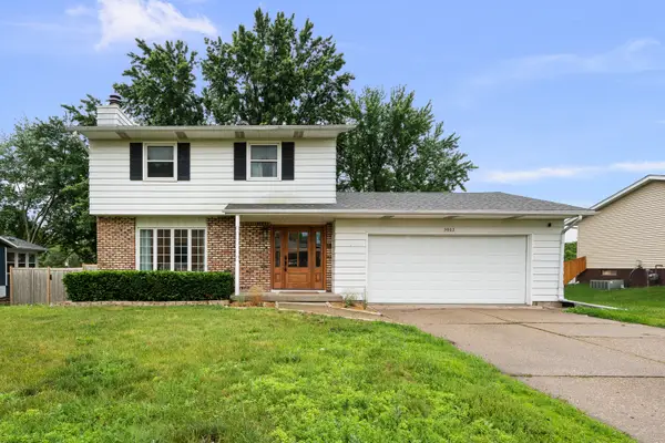 2603 E 35th Street Court, Davenport, IA 52807
