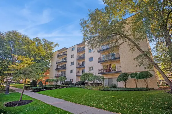 820 Oakton Street #2A, Evanston, IL 60202