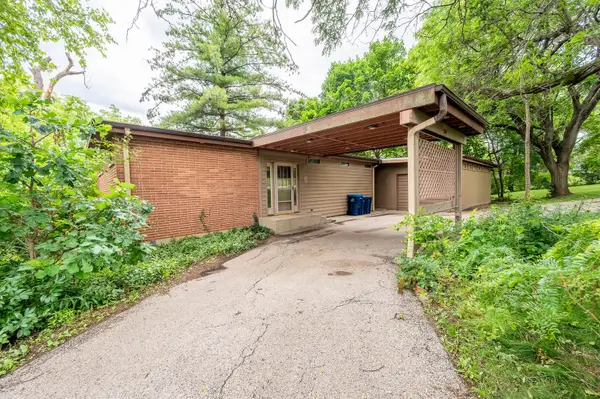 341 Hickory Haven Drive E, Gurnee, IL 60031