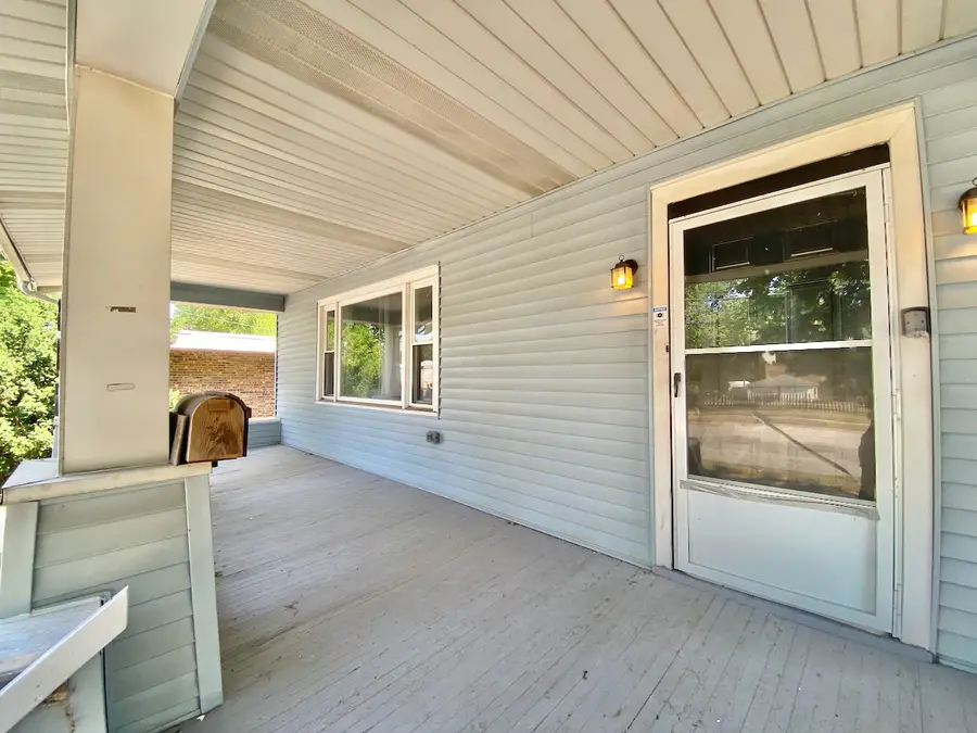 685 E 142nd Street, Dolton, IL 60419 - #2