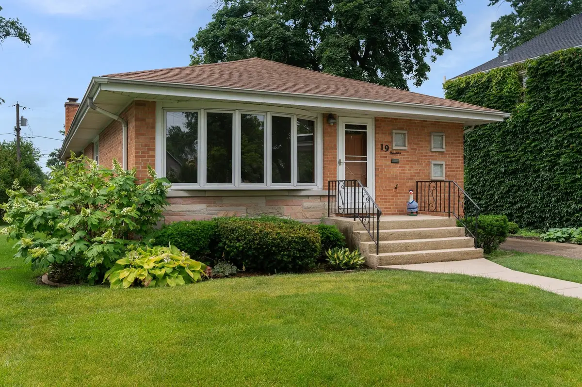 19 W Adams Street, Villa Park, IL 60181 - #1