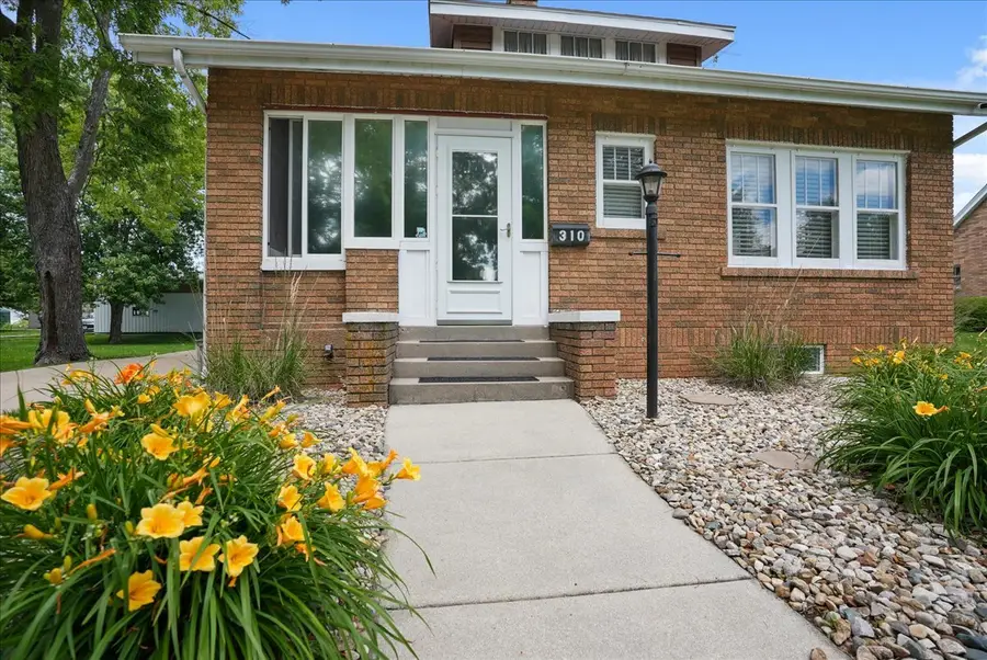 310 E Elm Street, Fairbury, IL 61739 - #3