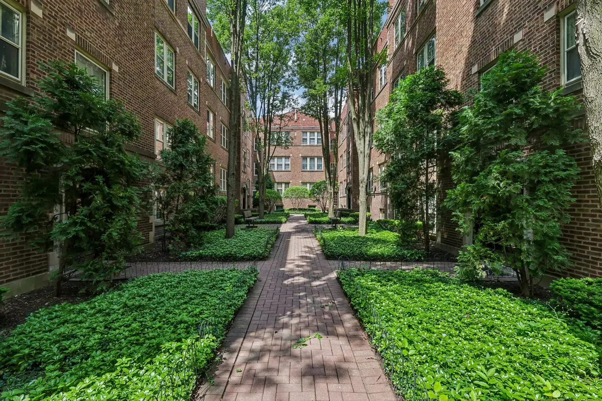 219 N Oak Park Avenue #2E, Oak Park, IL 60302 - #1