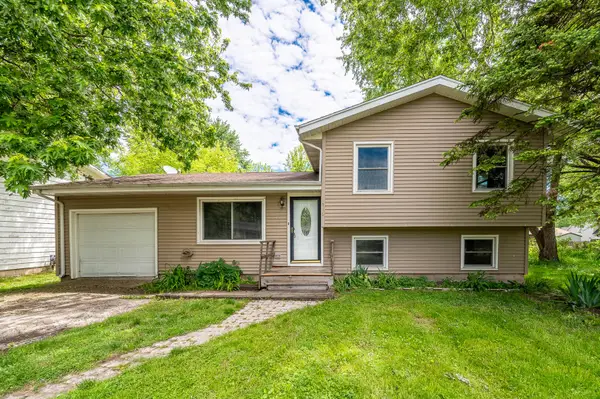 1716 Parklane Avenue, McHenry, IL 60050