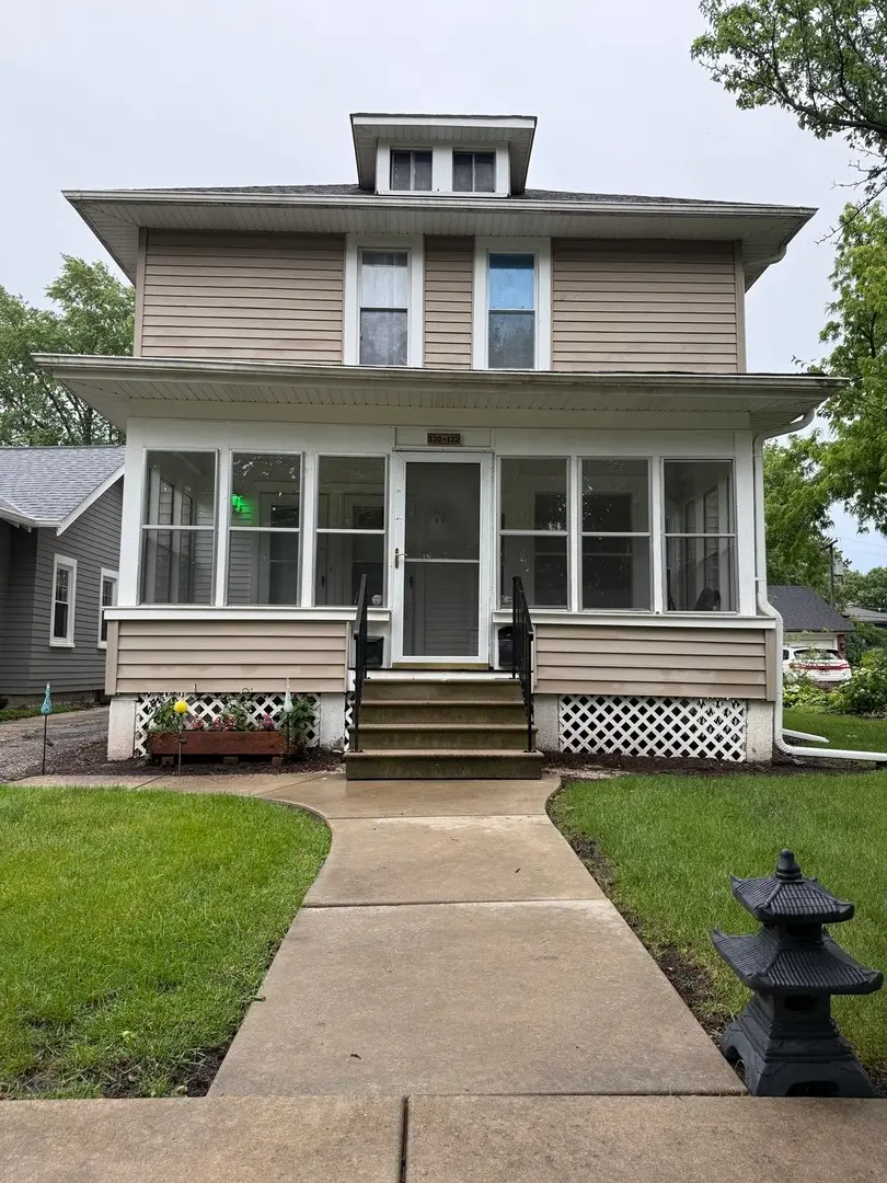 120-122 S Commonwealth Avenue, Aurora, IL 60506 - #1