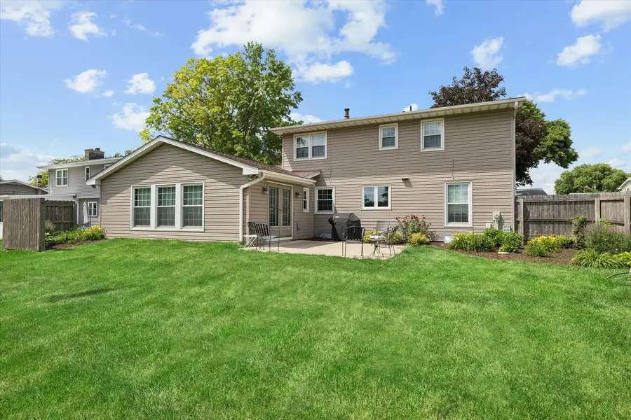 1025 8th Avenue N, Clinton, IA 53732 - #3