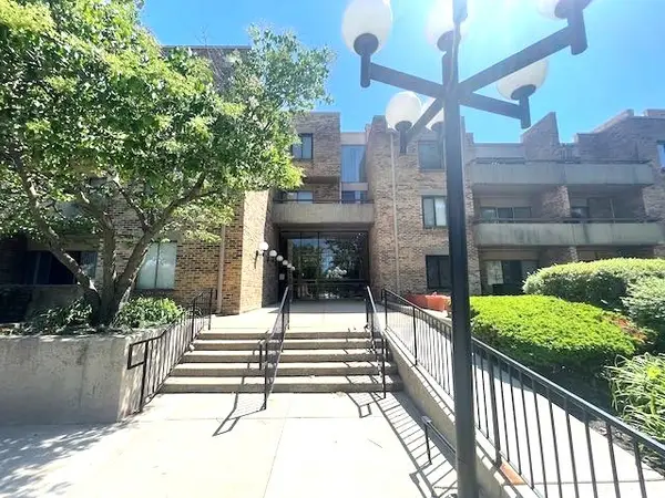 1912 Prairie Square #219, Schaumburg, IL 60173
