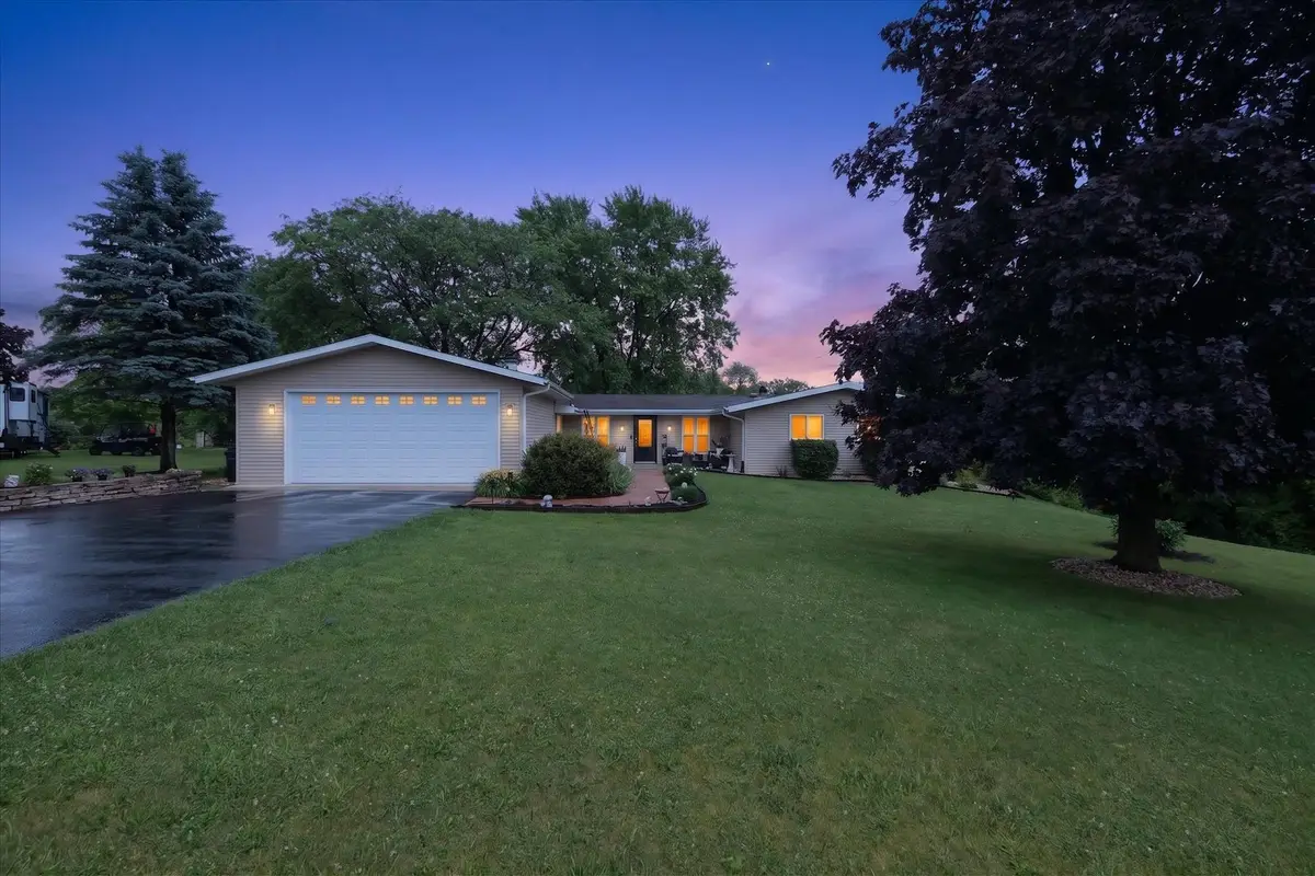 10721 Grover Oaks, Roscoe, IL 61073 - #1