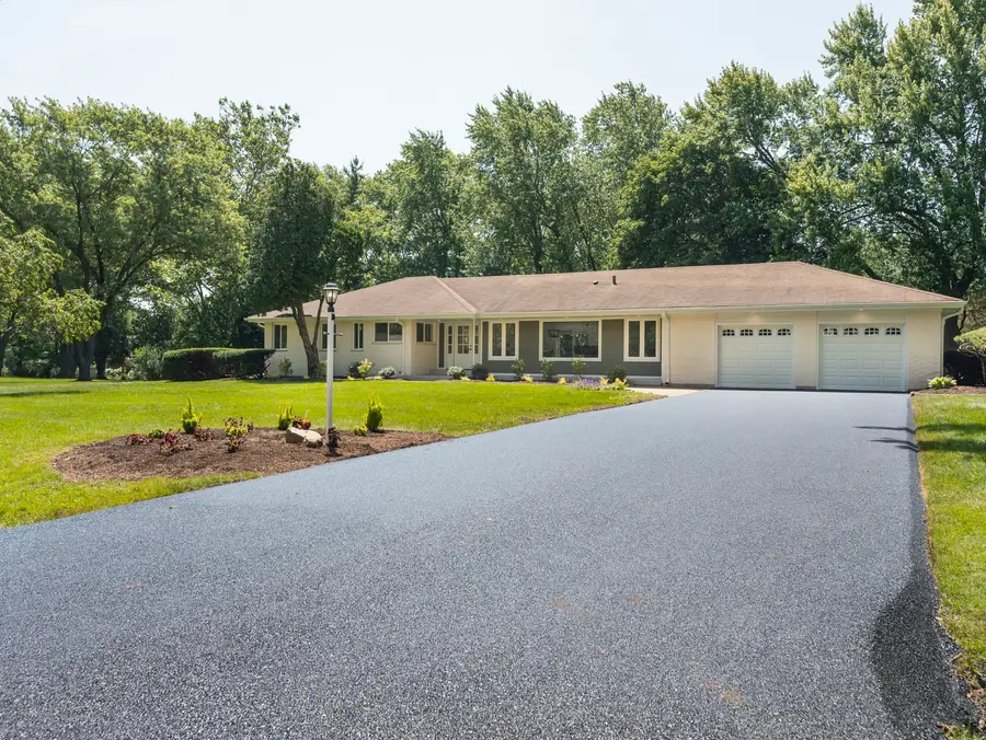 18 Lynn Drive, Hawthorn Woods, IL 60047 - #2