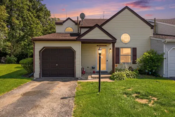 2440 Bridgewater Drive #2440, Woodstock, IL 60098