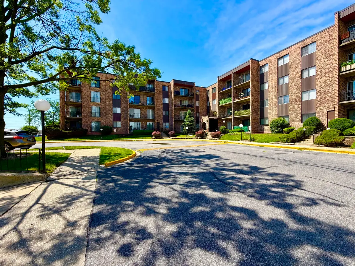 625 W Huntington Commons Road #317, Mount Prospect, IL 60056 - #1