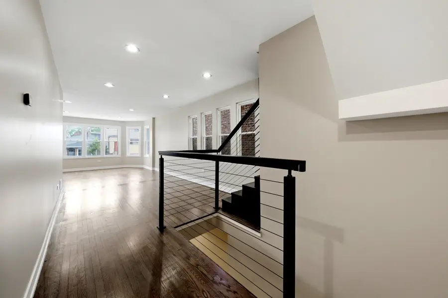 6828 S Champlain Avenue, Chicago, IL 60637 - #2