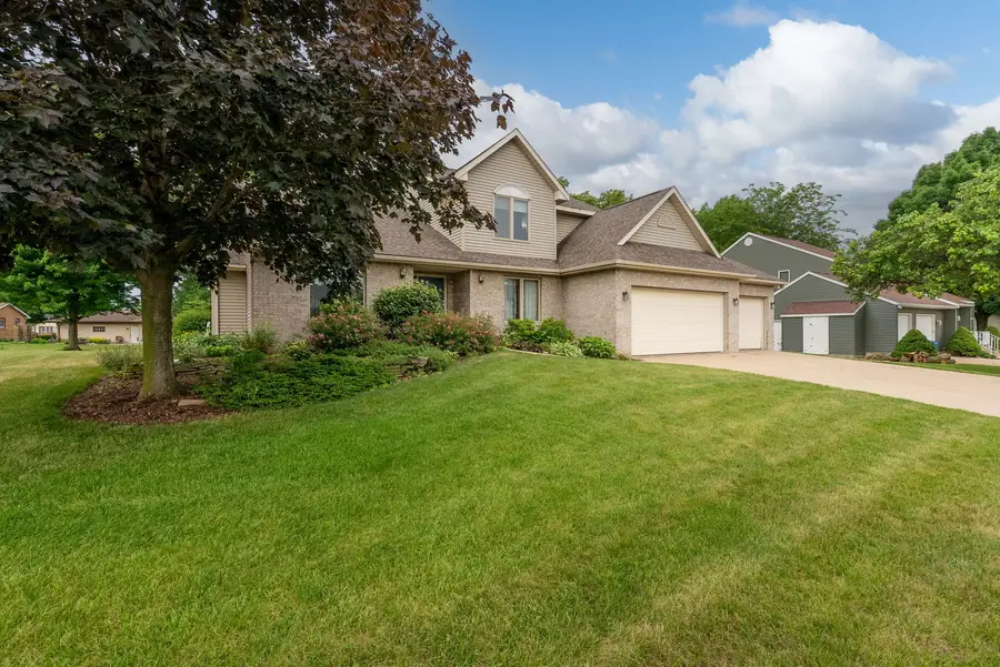 915 Pleasant Hill Drive, Dewitt, IA 52472 - #2