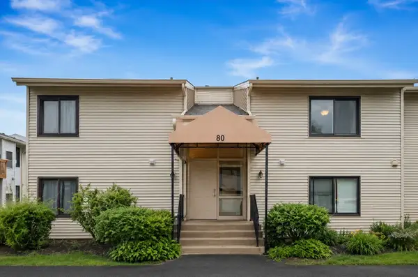 80 Commonwealth Court #4, Vernon Hills, IL 60061