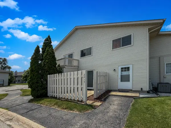 2345 Carnation Drive #305C, Crest Hill, IL 60403