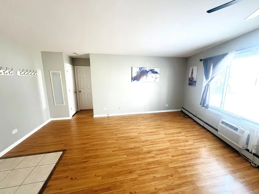 8152 Elmwood Avenue #G4, Skokie, IL 60077 - #3