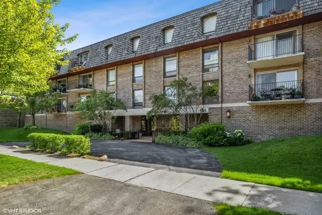 134 Green Bay Road #104, Winnetka, IL 60093 - #1