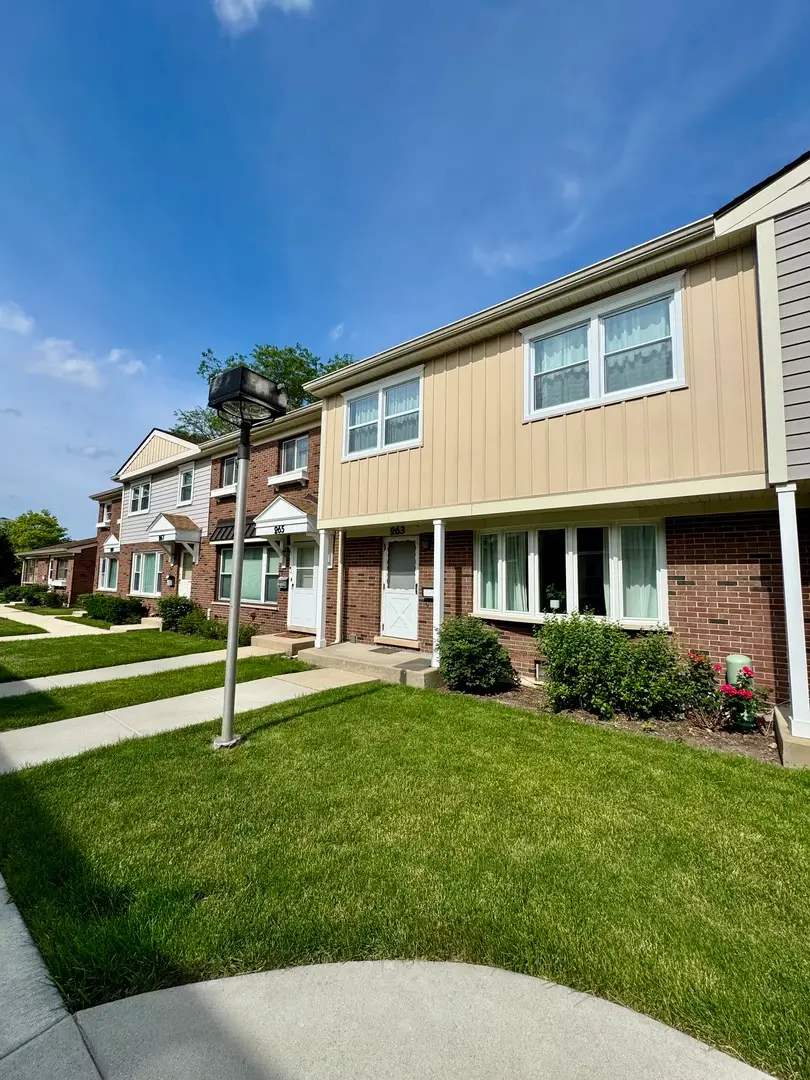 263 Green Court, Wood Dale, IL 60191 - #1